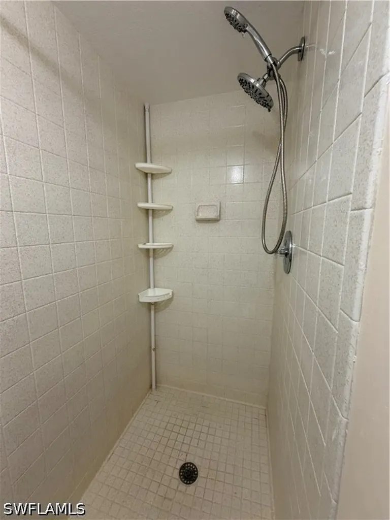 9580 Victoria Lane Naples FL 34109