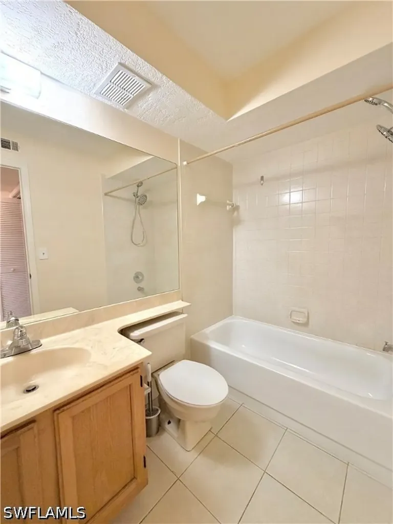 9580 Victoria Lane Naples FL 34109
