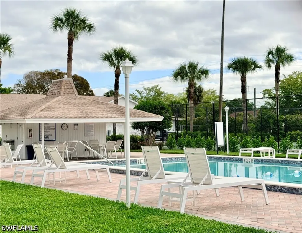 9580 Victoria Lane Naples FL 34109