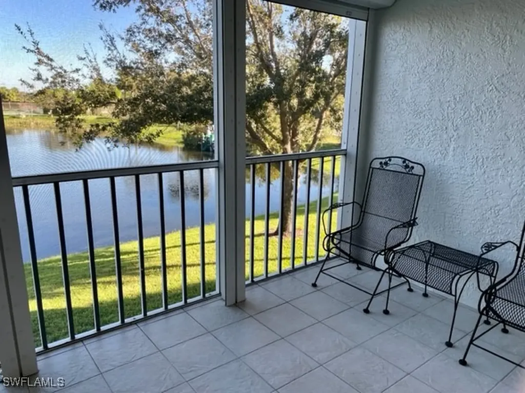 9580 Victoria Lane Naples FL 34109