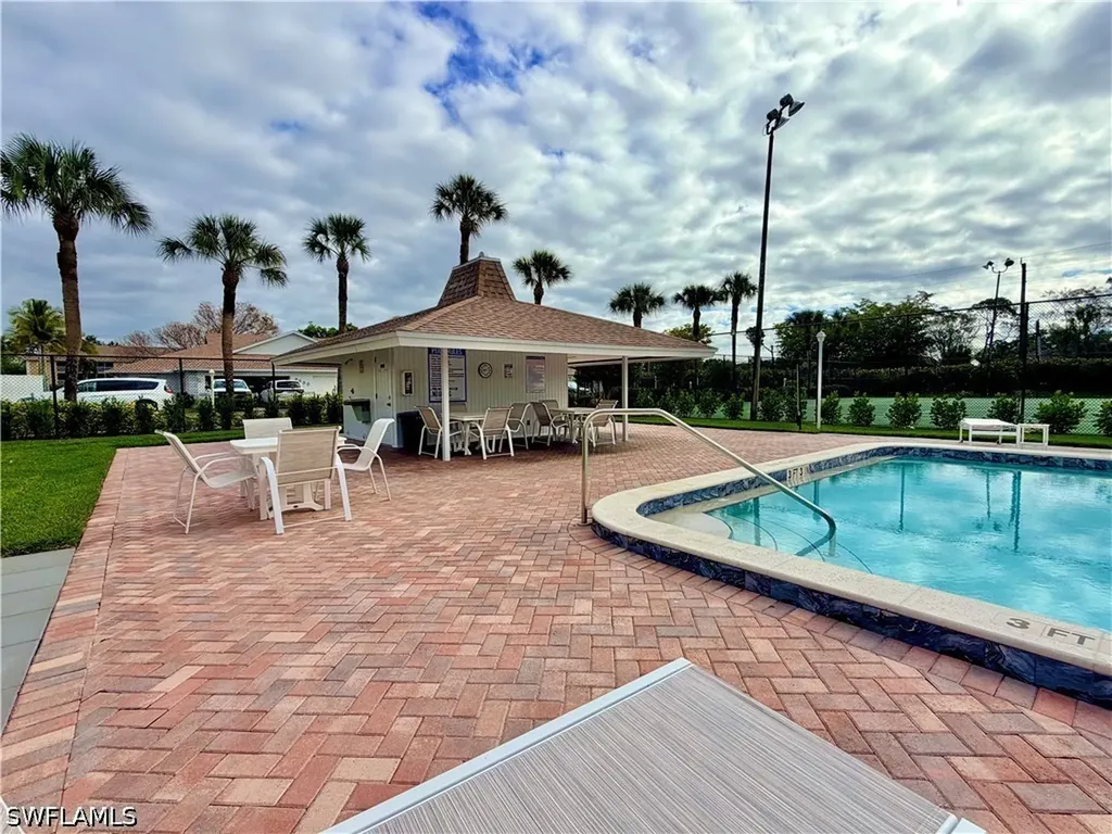 9580 Victoria Lane Naples FL 34109