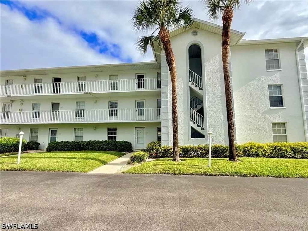 9580 Victoria Lane Naples FL 34109
