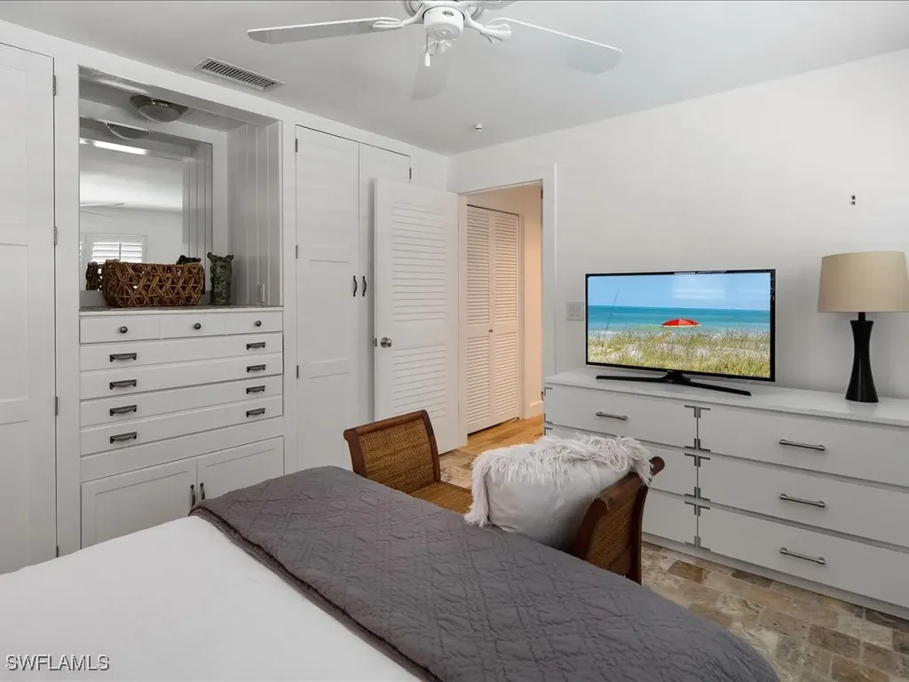 436 Golfview Drive Naples FL 34110