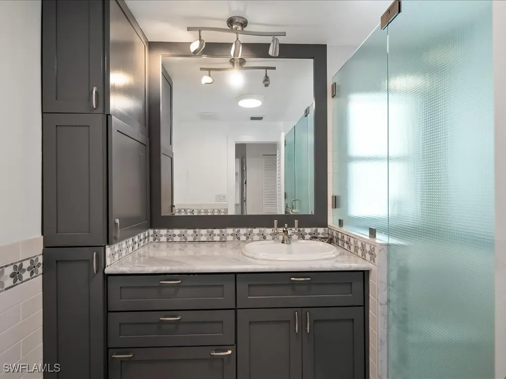 436 Golfview Drive Naples FL 34110