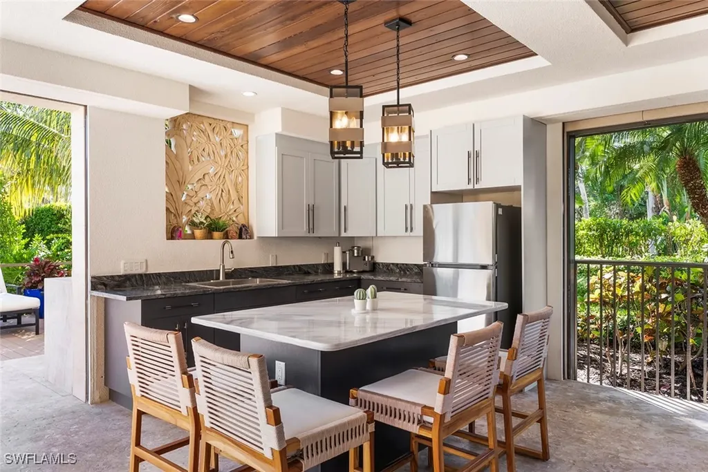 1441 Gulf Shore Boulevard S Naples FL 34102