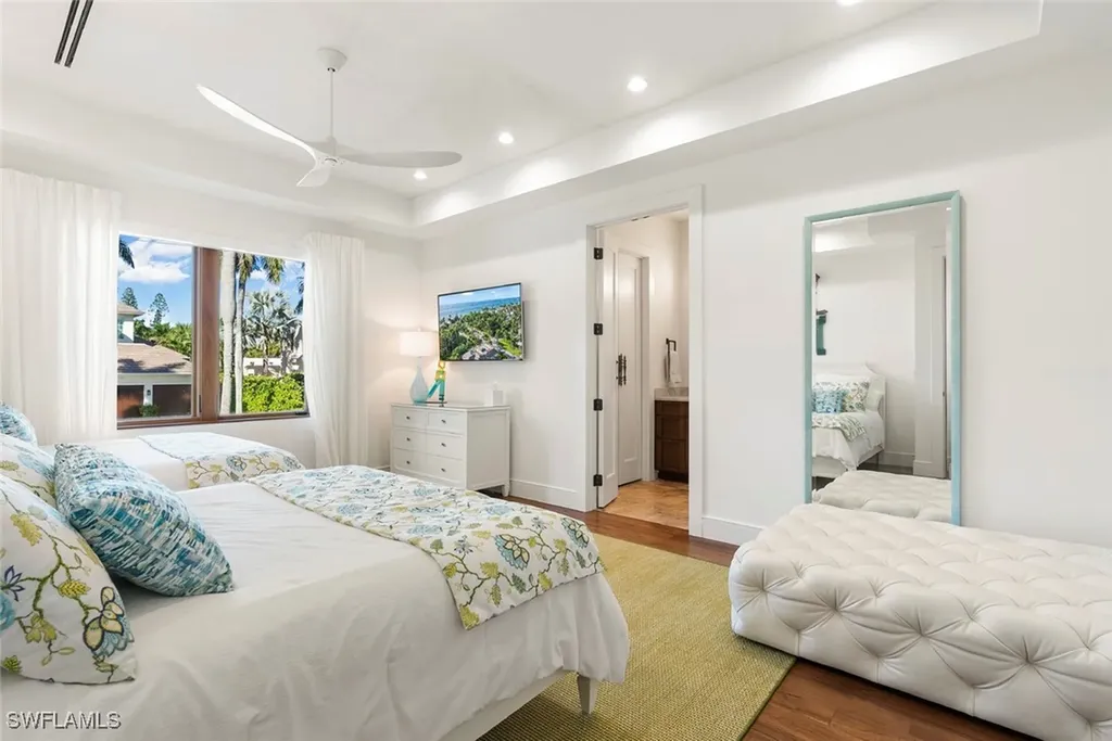 1441 Gulf Shore Boulevard S Naples FL 34102