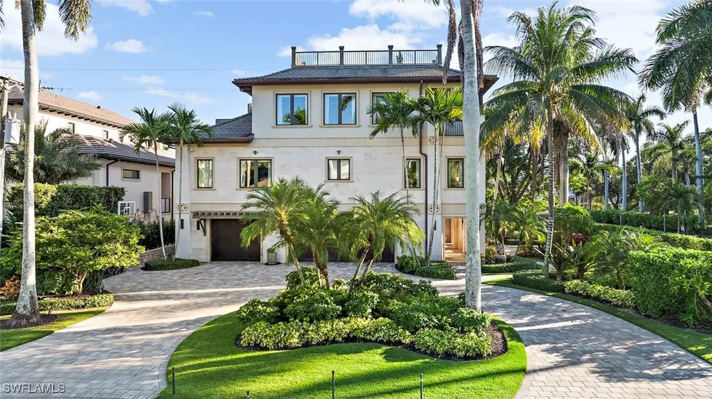 1441 Gulf Shore Boulevard S Naples FL 34102