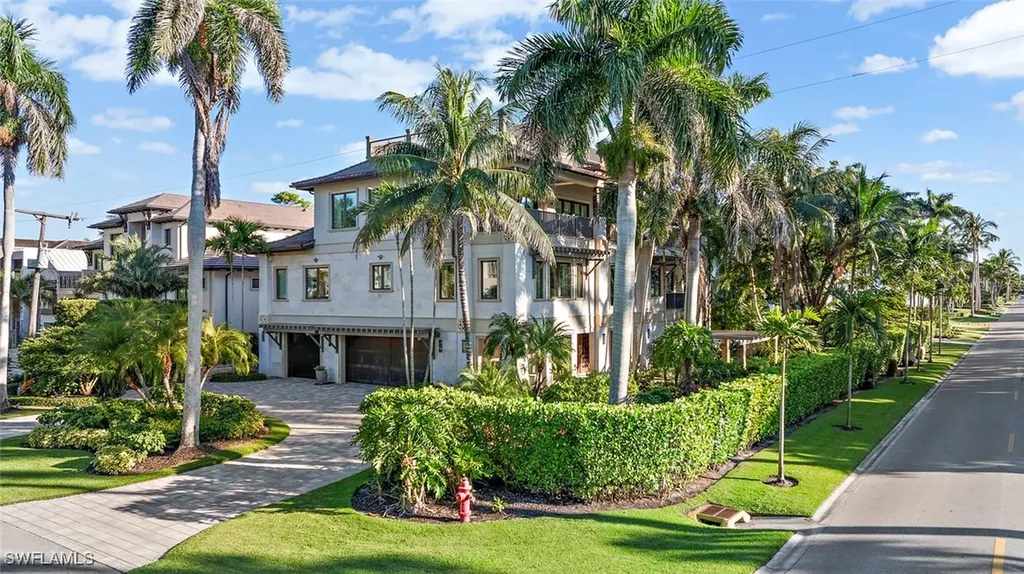 1441 Gulf Shore Boulevard S Naples FL 34102