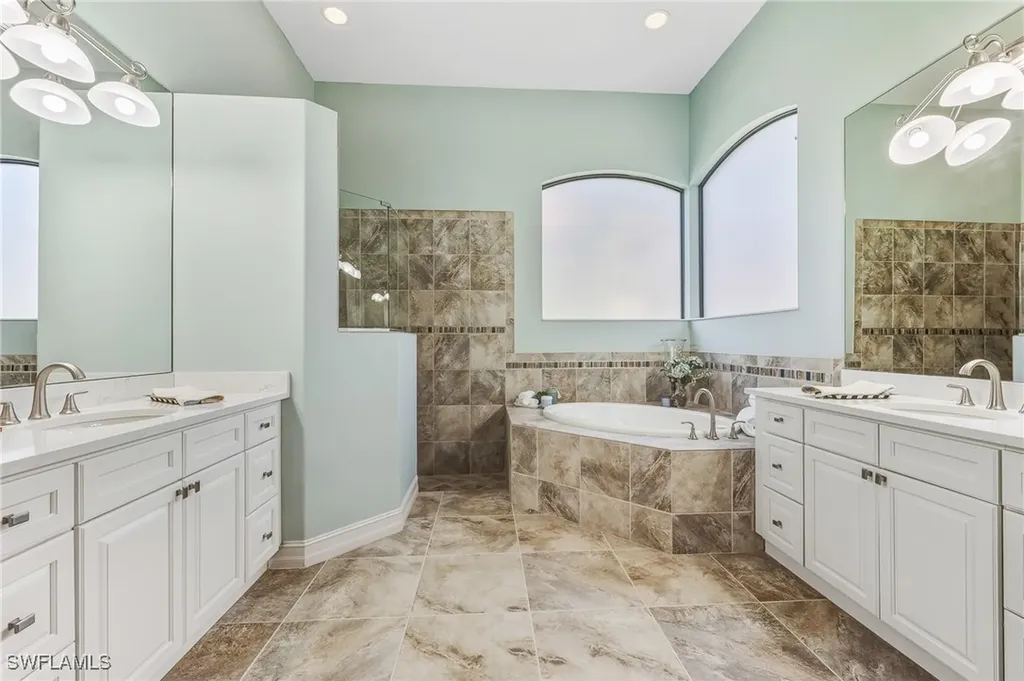 7749 Classics Drive Naples FL 34113