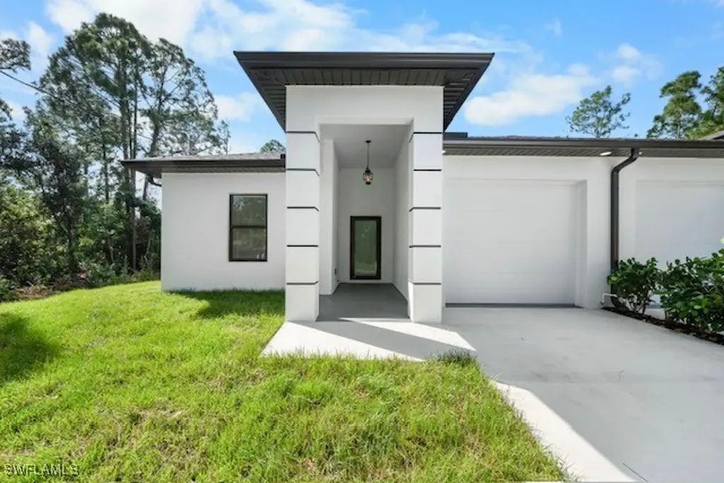 2400 Wanda Avenue N Lehigh Acres FL 33971