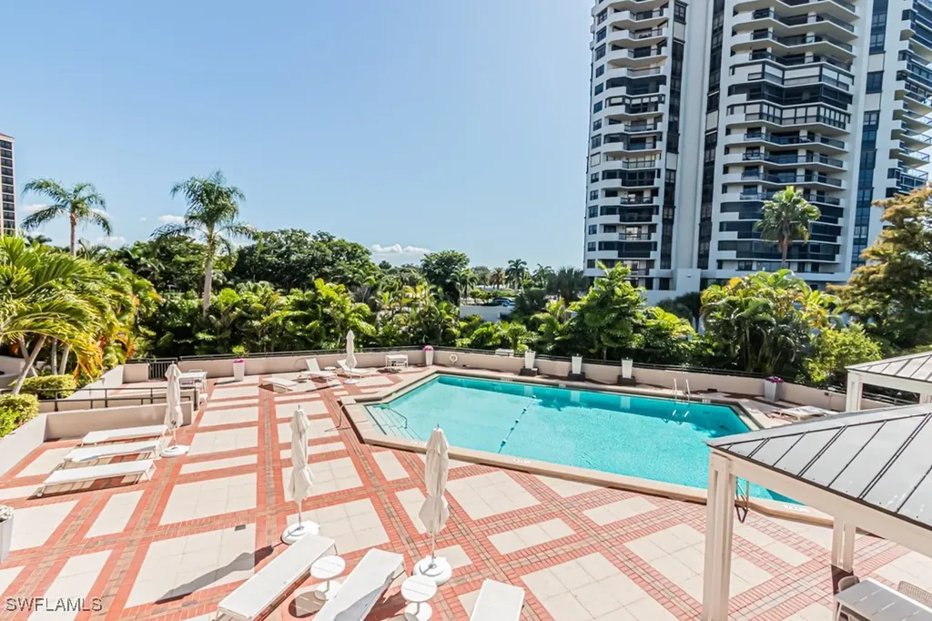 6075 Pelican Bay Boulevard Naples FL 34108