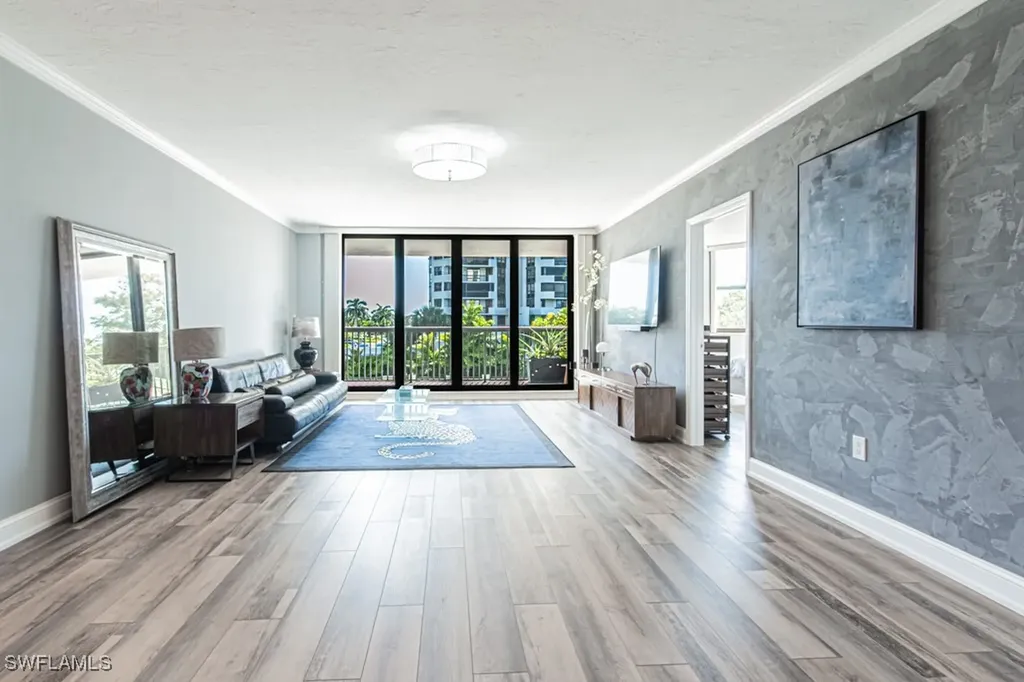 6075 Pelican Bay Boulevard Naples FL 34108