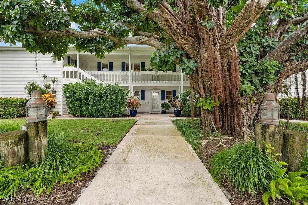 Naples FL, 1145 4TH Street S, Unit 5