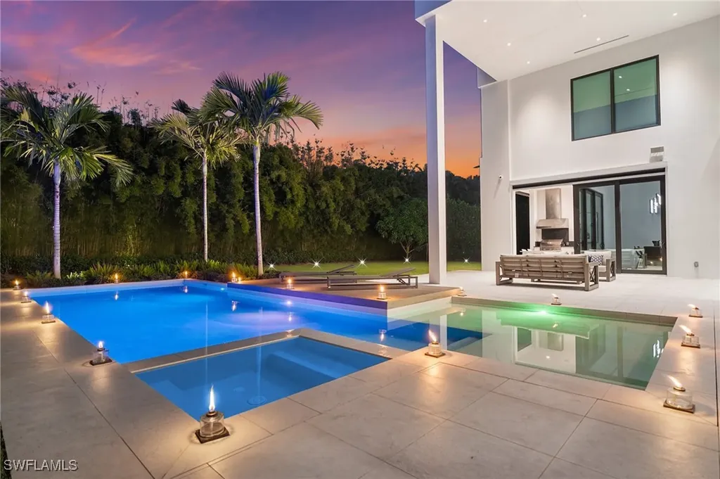 641 Starboard Drive Naples FL 34103