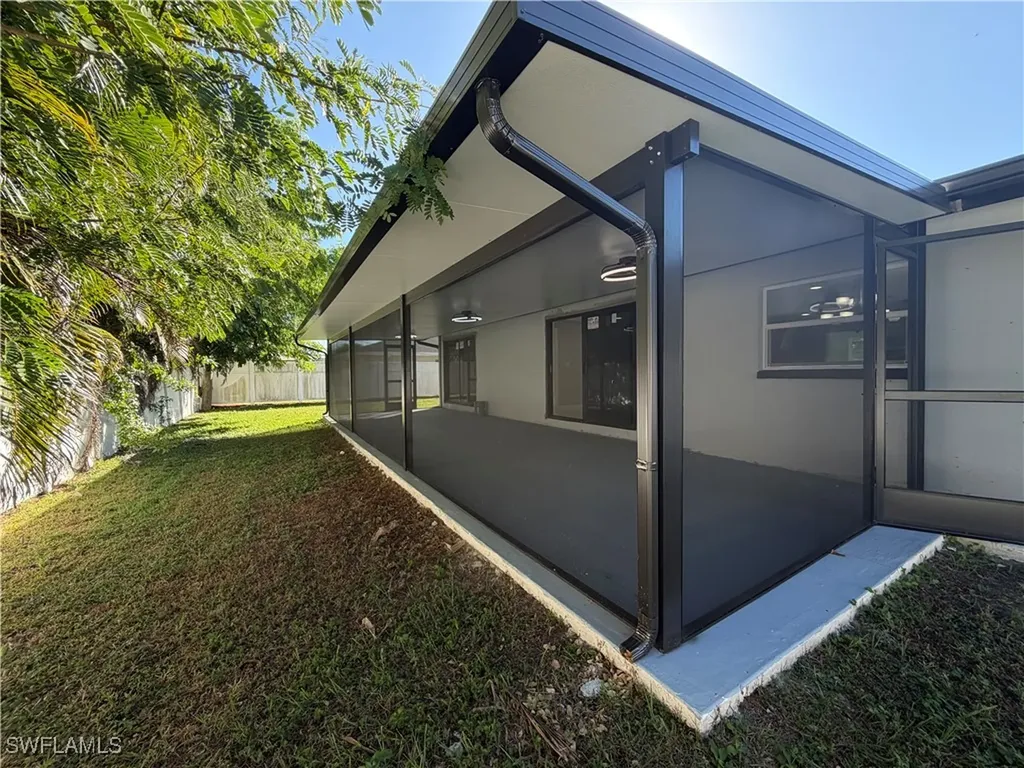 959 N Town And River Drive Fort Myers FL 33919