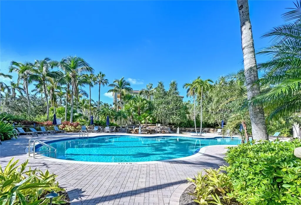 2822 Tiburon Boulevard E Naples FL 34109