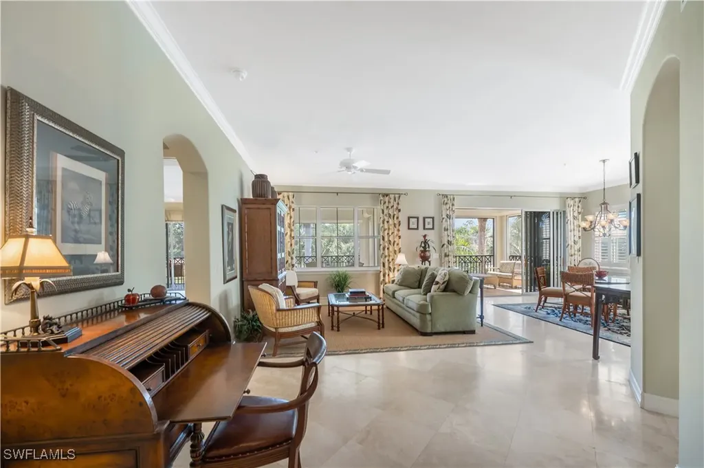 2822 Tiburon Boulevard E Naples FL 34109
