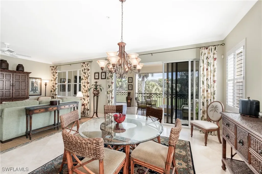 2822 Tiburon Boulevard E Naples FL 34109