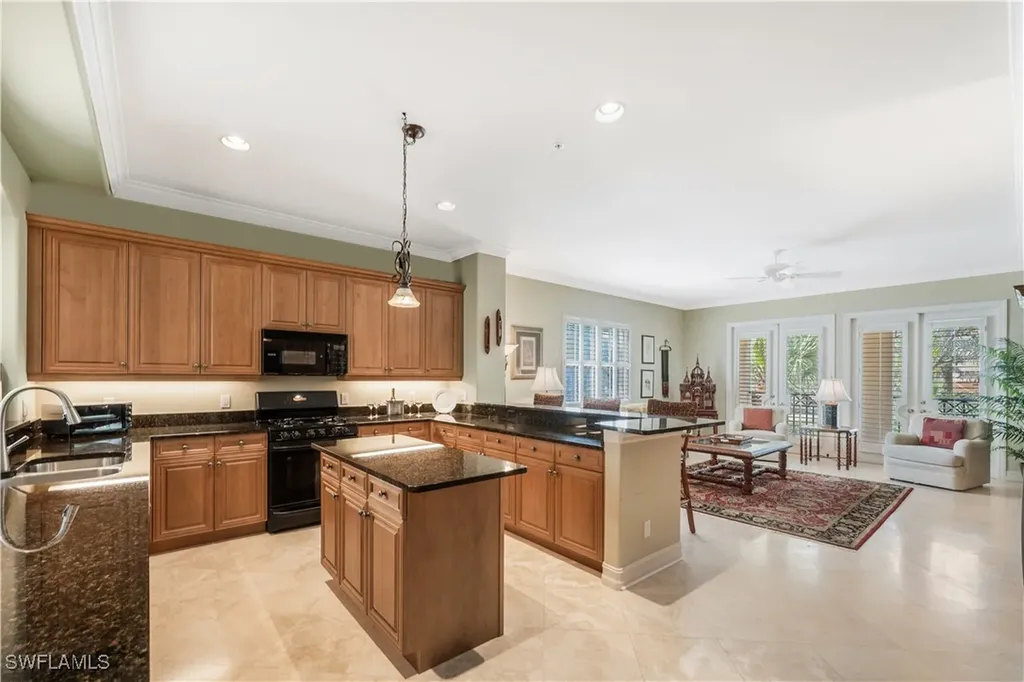 2822 Tiburon Boulevard E Naples FL 34109