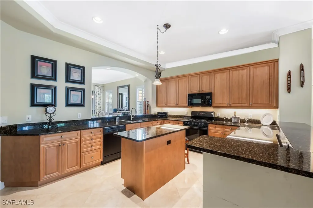 2822 Tiburon Boulevard E Naples FL 34109