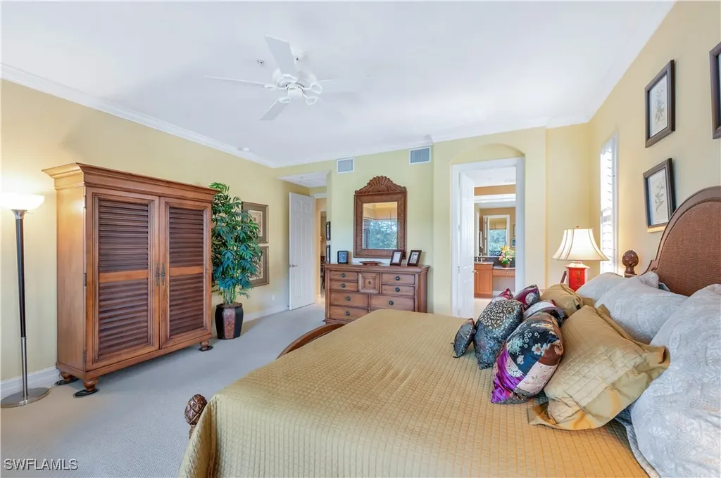 2822 Tiburon Boulevard E Naples FL 34109