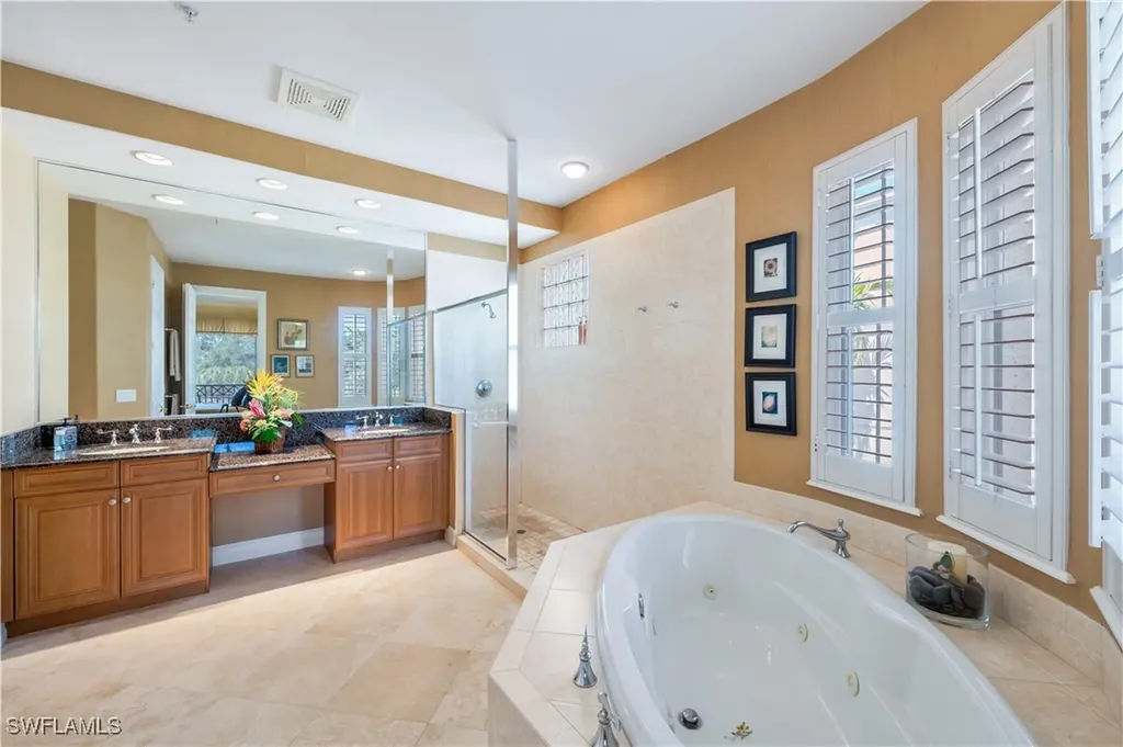 2822 Tiburon Boulevard E Naples FL 34109