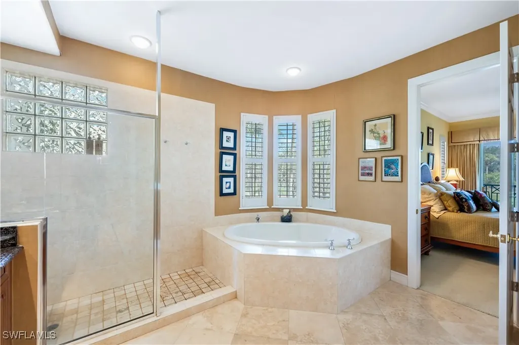 2822 Tiburon Boulevard E Naples FL 34109