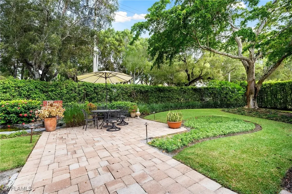 1980 Gordon Drive Naples FL 34102