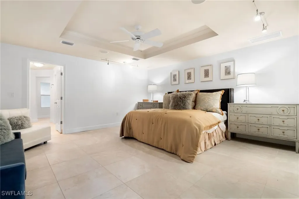 1980 Gordon Drive Naples FL 34102
