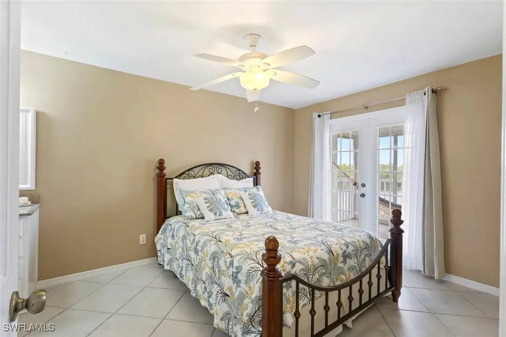 1305 Mainsail Drive Naples FL 34114