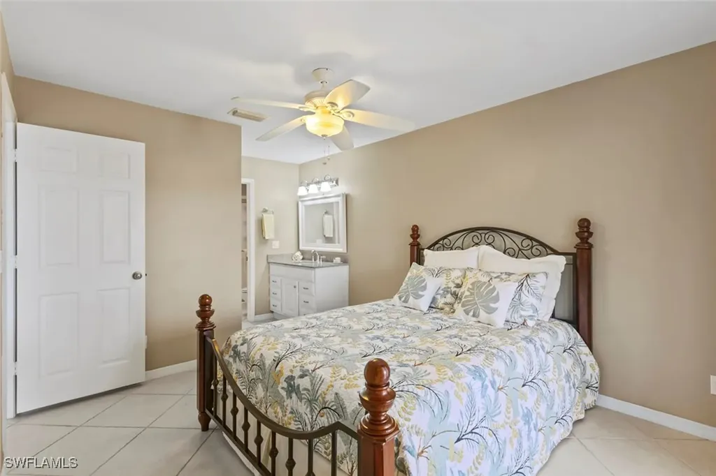 1305 Mainsail Drive Naples FL 34114