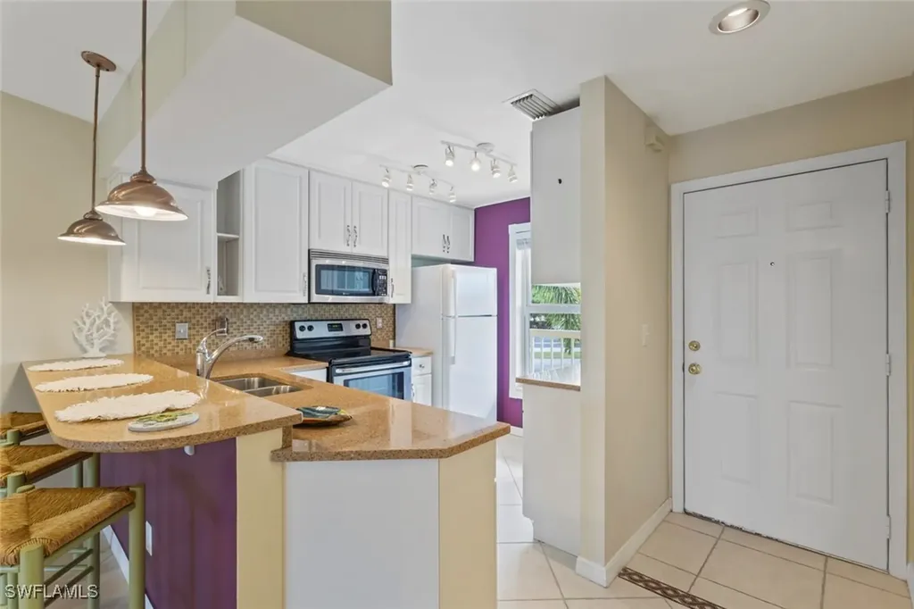 1305 Mainsail Drive Naples FL 34114