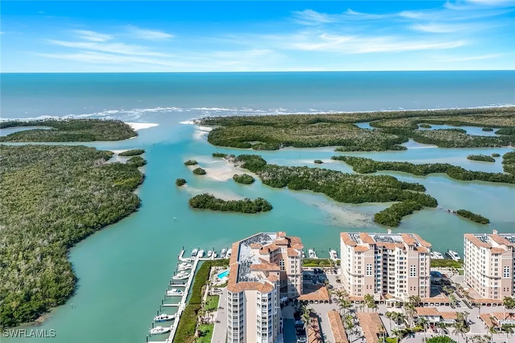 425 Dockside Drive Naples FL 34110
