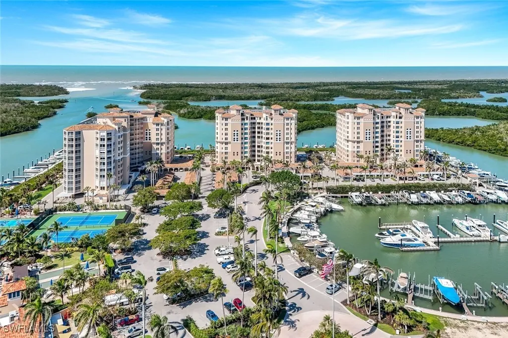 425 Dockside Drive Naples FL 34110