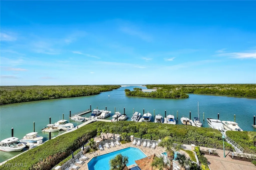 425 Dockside Drive Naples FL 34110