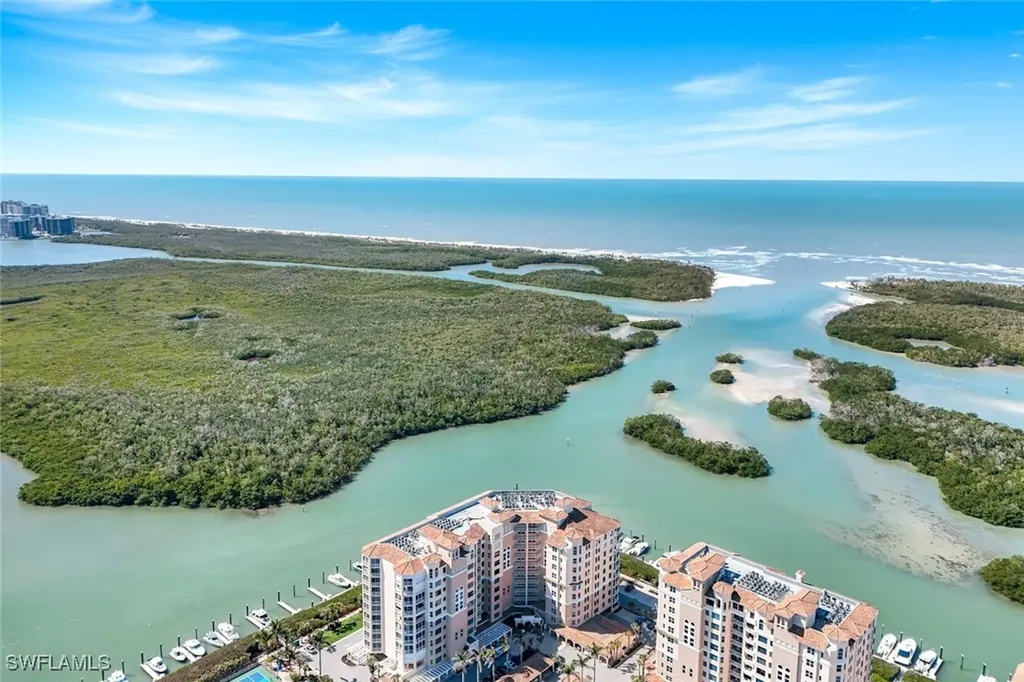 425 Dockside Drive Naples FL 34110