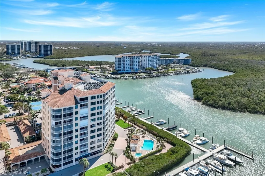 425 Dockside Drive Naples FL 34110