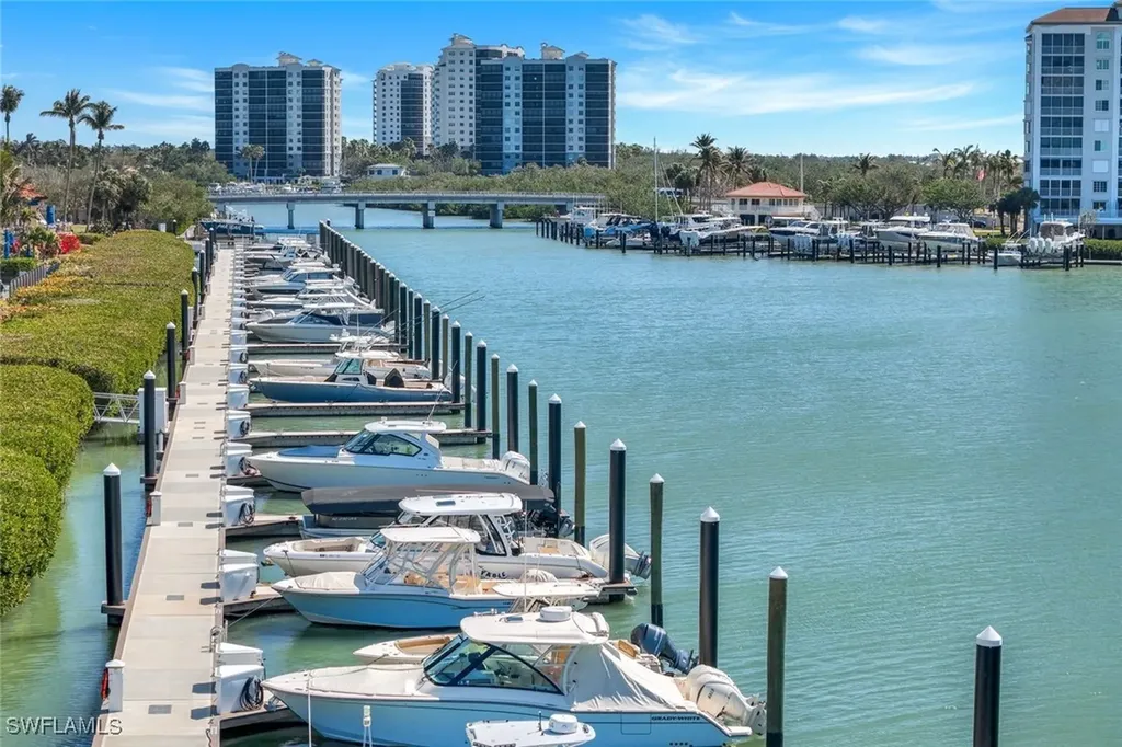 425 Dockside Drive Naples FL 34110