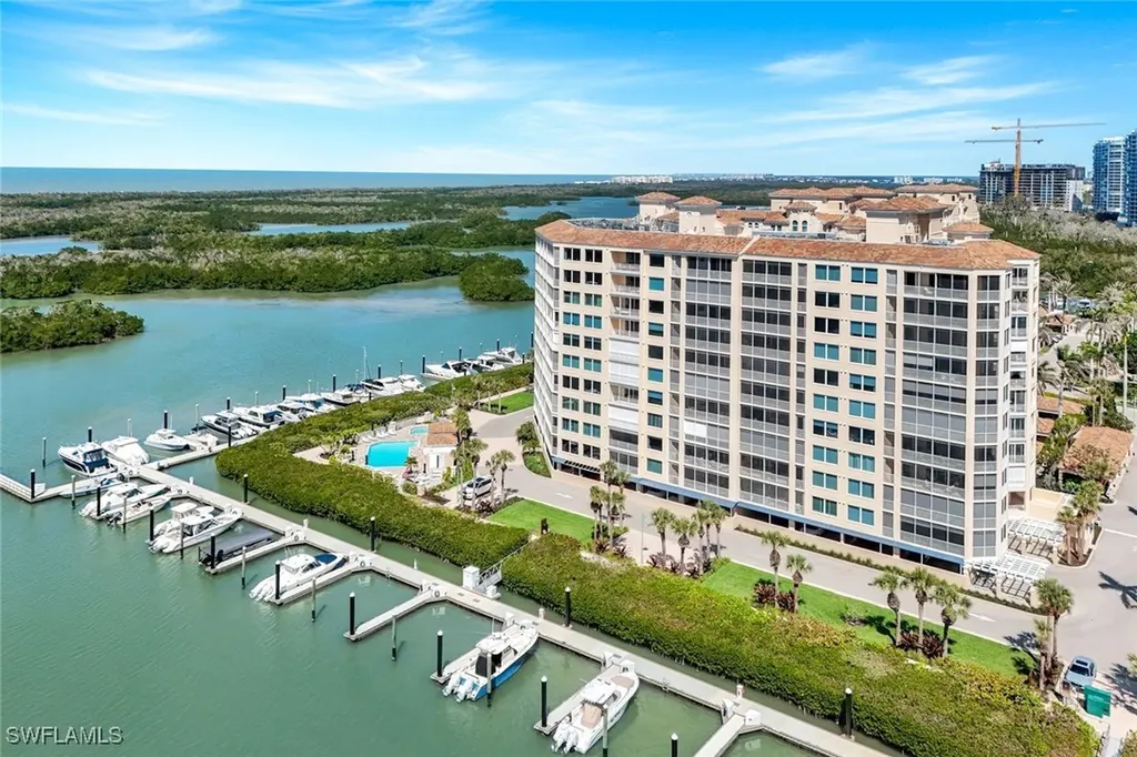 425 Dockside Drive Naples FL 34110
