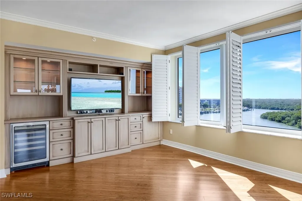 425 Dockside Drive Naples FL 34110