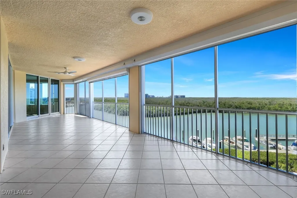 425 Dockside Drive Naples FL 34110