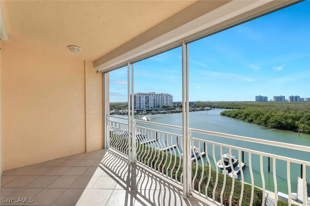 425 Dockside Drive Naples FL 34110