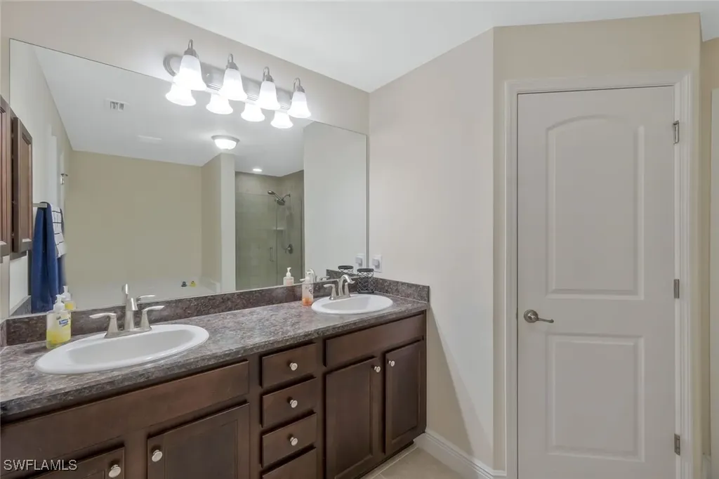 2703 NE 7th Avenue Cape Coral FL 33909