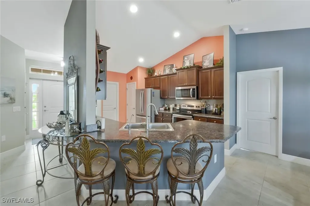 2703 NE 7th Avenue Cape Coral FL 33909