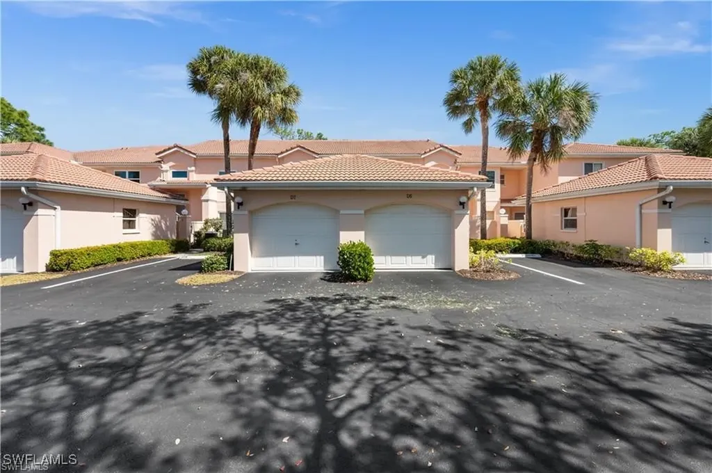 Naples FL, 472 Woodshire Lane, Unit D3