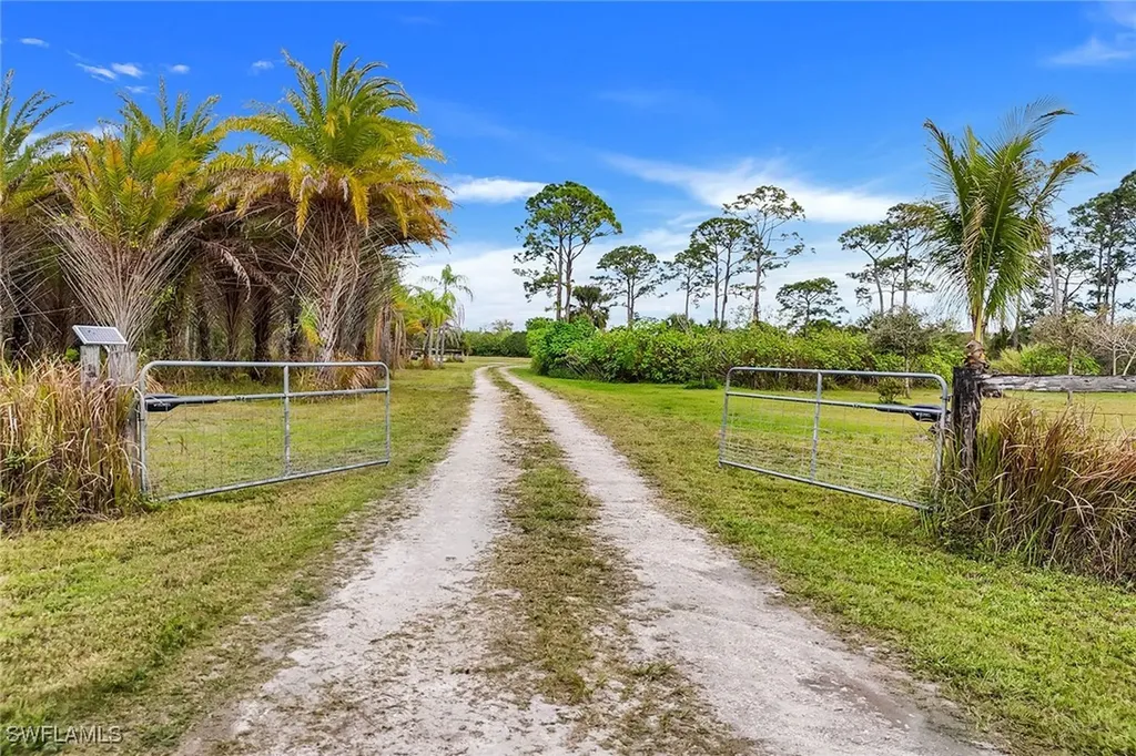 4751 Goebel Road Fort Myers FL 33905