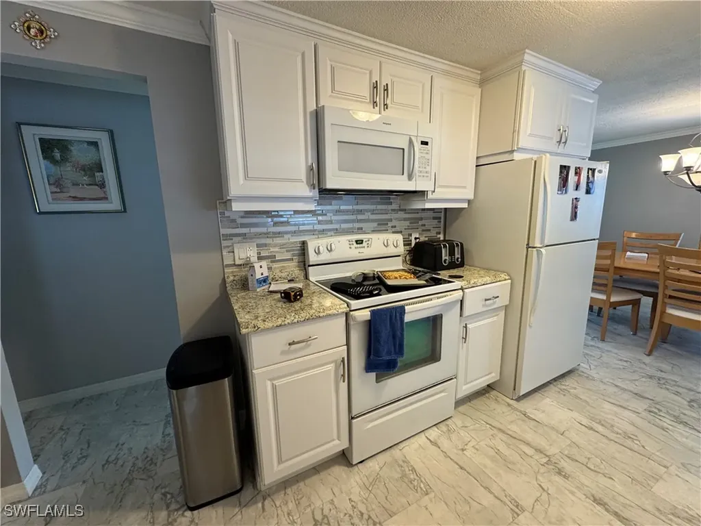 84 Enchanting Boulevard Naples FL 34112