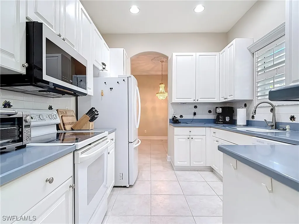 715 Vistana Circle Naples FL 34119
