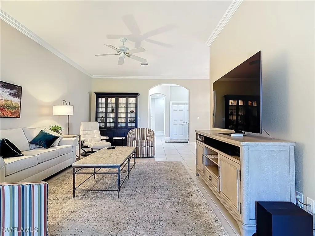 715 Vistana Circle Naples FL 34119