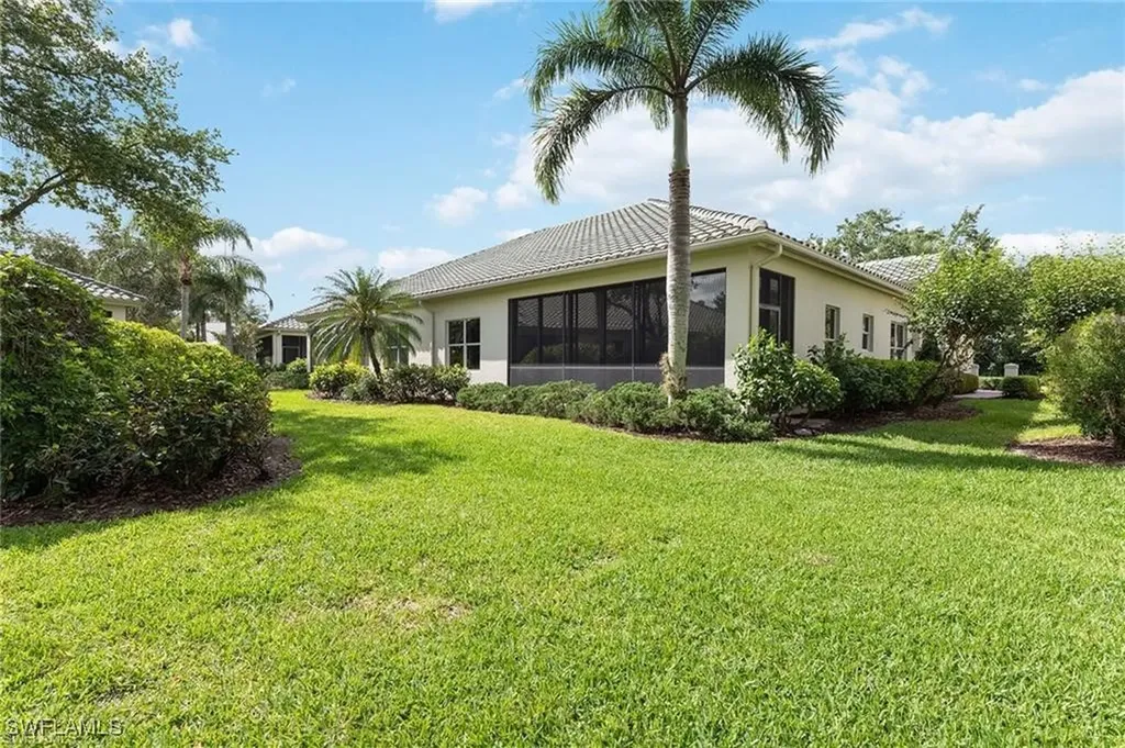 715 Vistana Circle Naples FL 34119